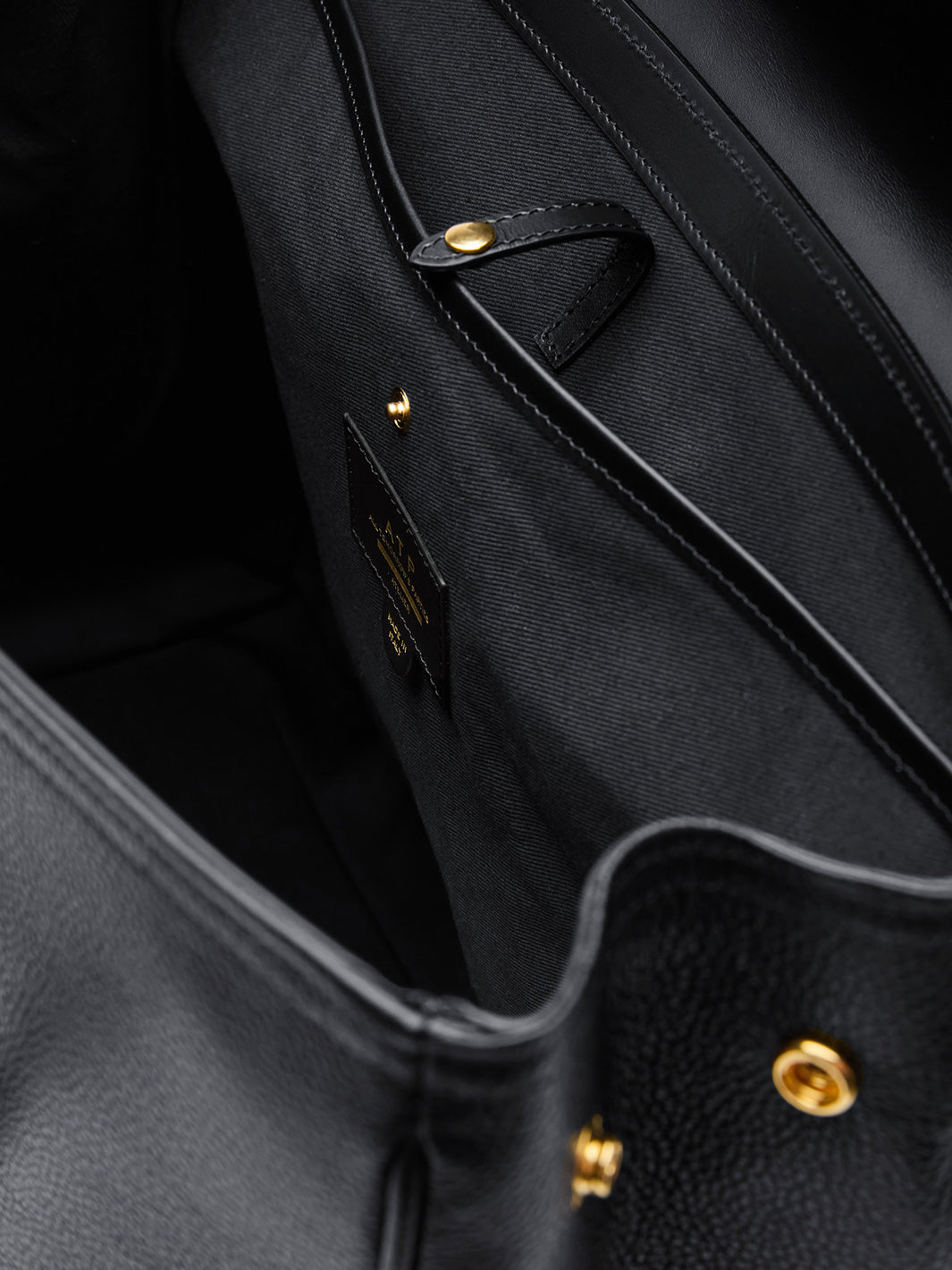 Abriola Black Grained Leather/Leather