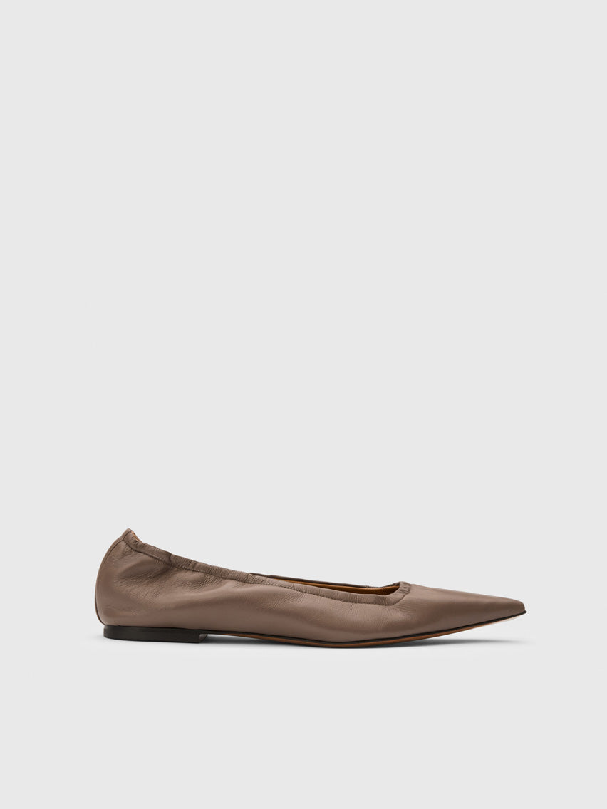 Aprica Tahini Shiny Nappa Ballet flats