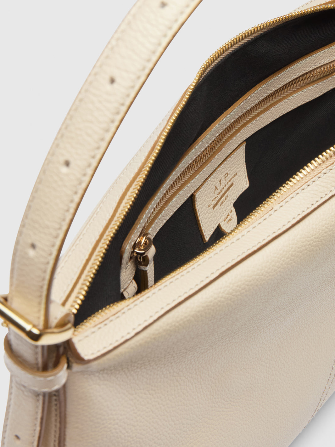 Castellare Mandorla Grained Leather Shoulder bag