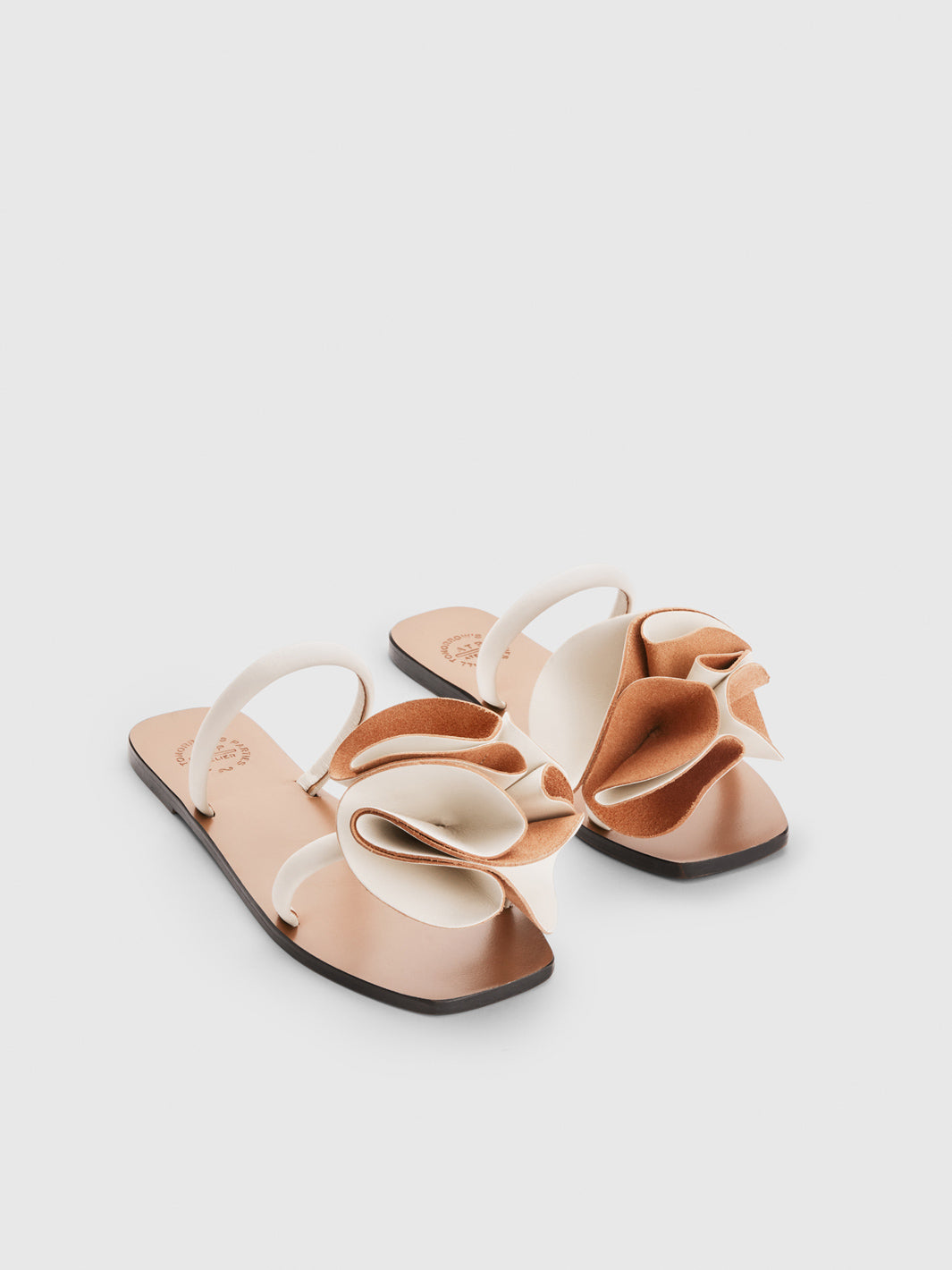 Isernia Linen Leather Flat sandals