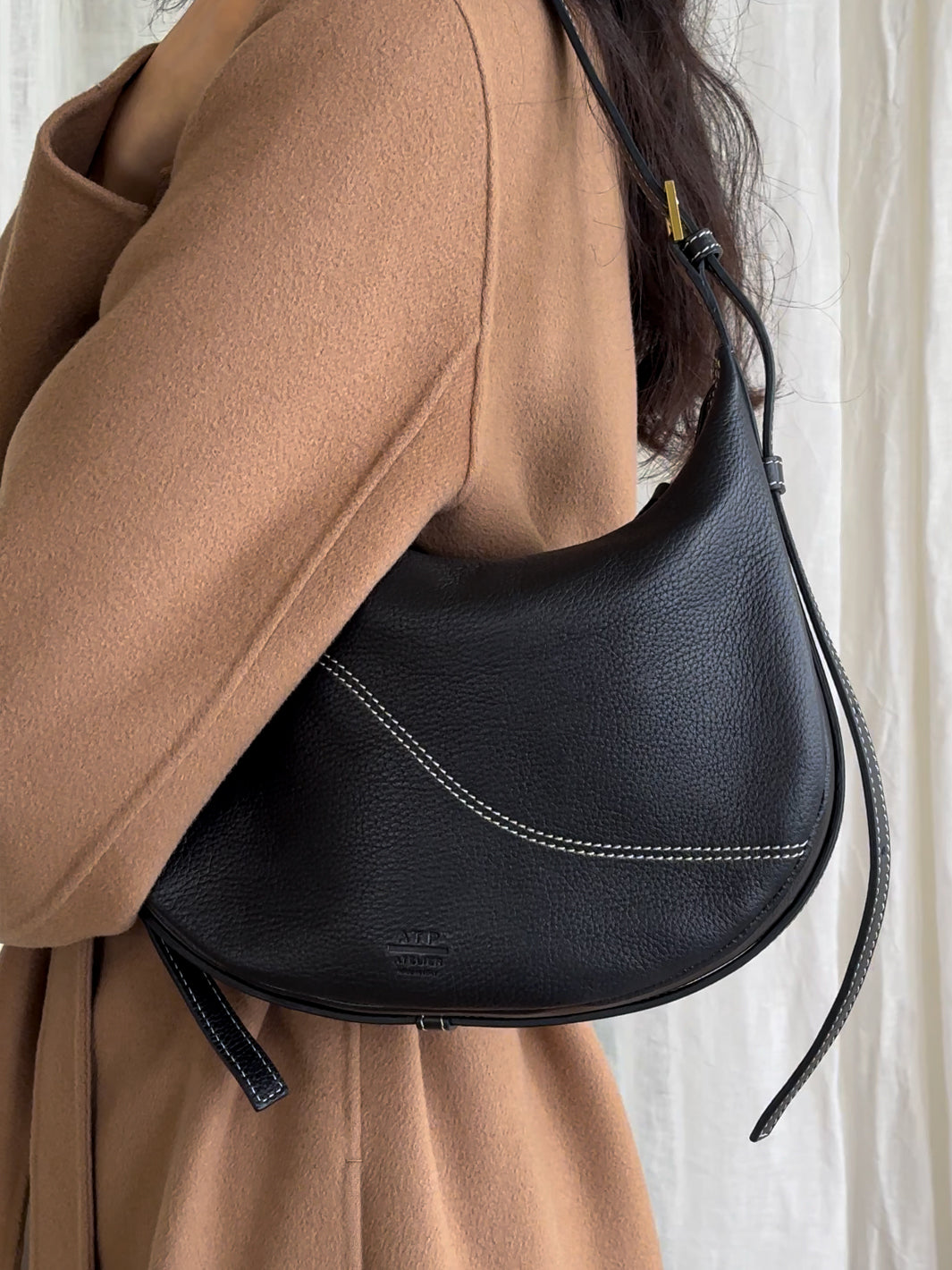 【ATP Atelier】Liveri スモール HOBO ショルダーバッグ/ 各色 Liveri Black Suede/Leather Small hobo bag | ATP Atelier