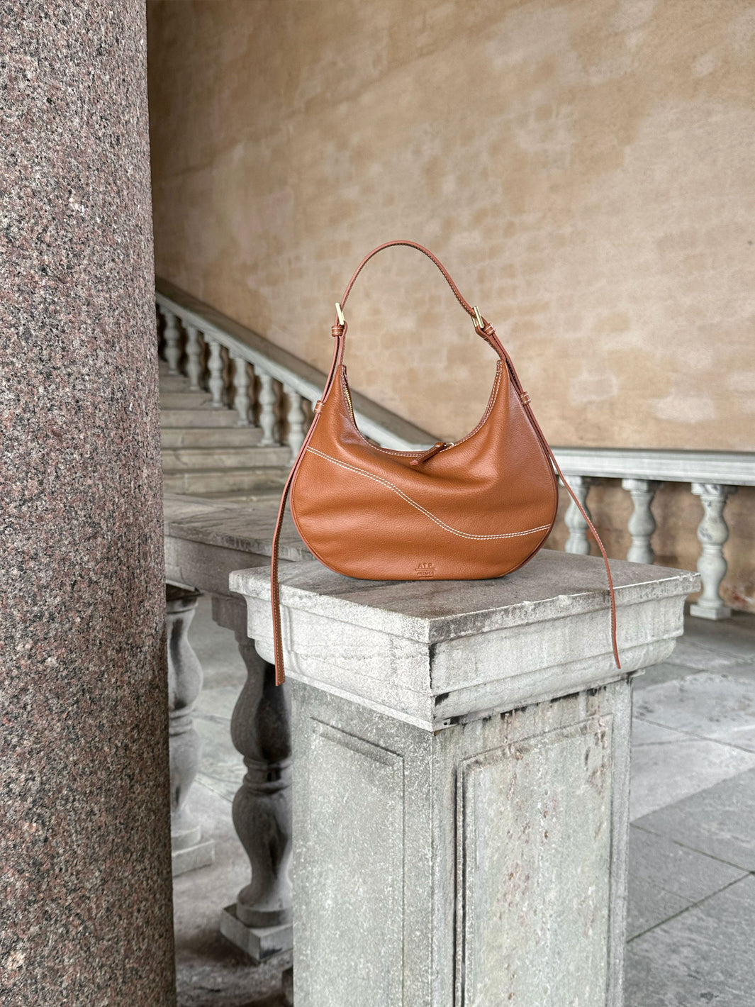 Liveri Brandy/Contrast Stitch Grained leather Small hobo bag
