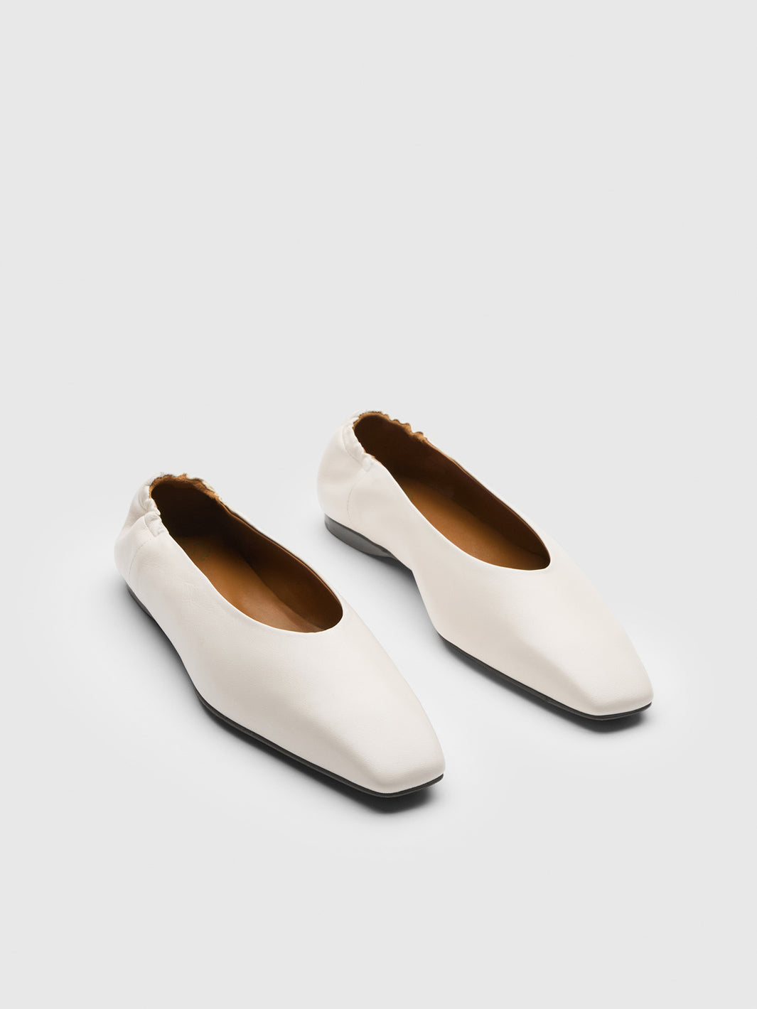 Moena Linen Nappa Ballet flats