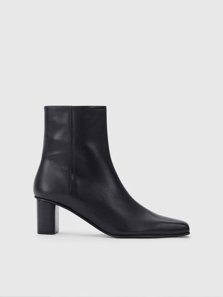 Praia Black Nappa Ankle boots | ATP Atelier | Official Site