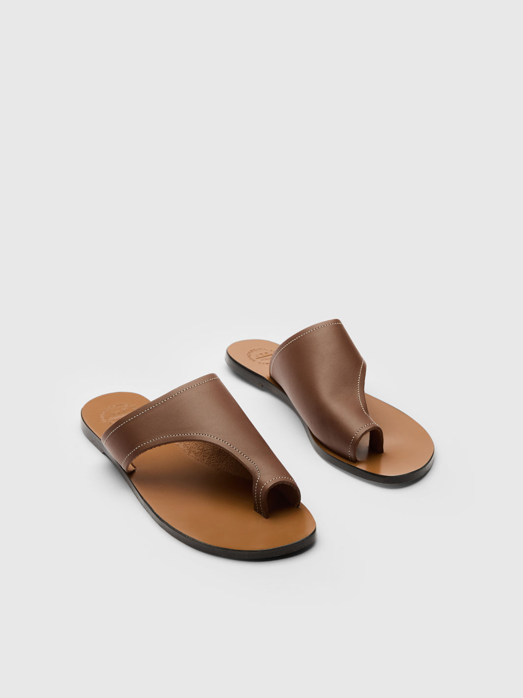 Rosa Cannella/Contrast Stitch Leather Cutout sandals