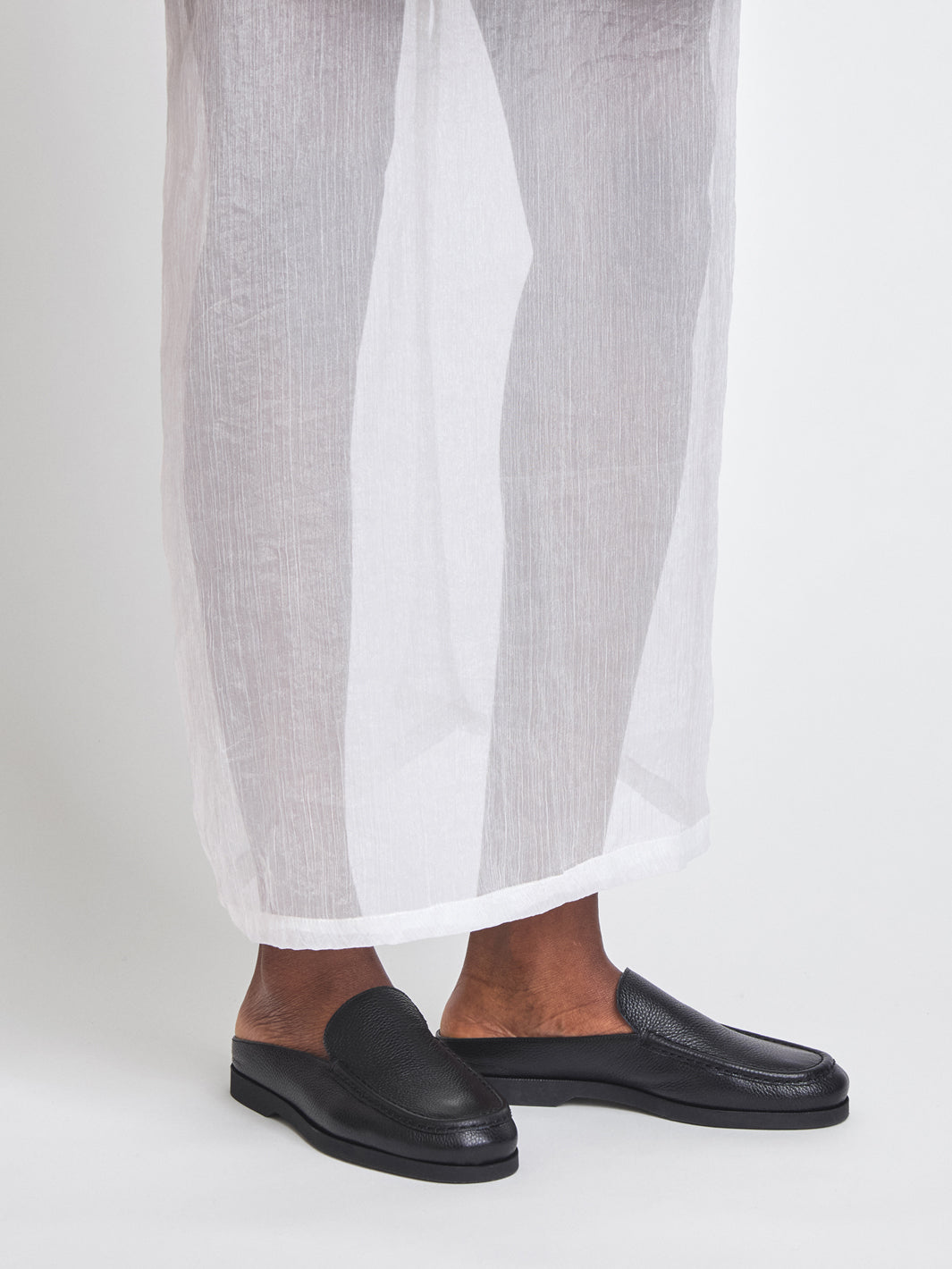 Tenno Black Grained Leather Slip-ins