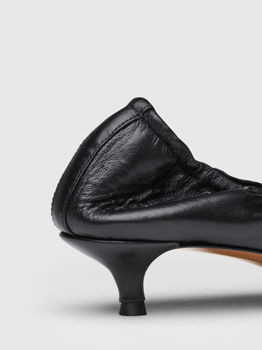 Valfurva Black Shiny Nappa Pumps