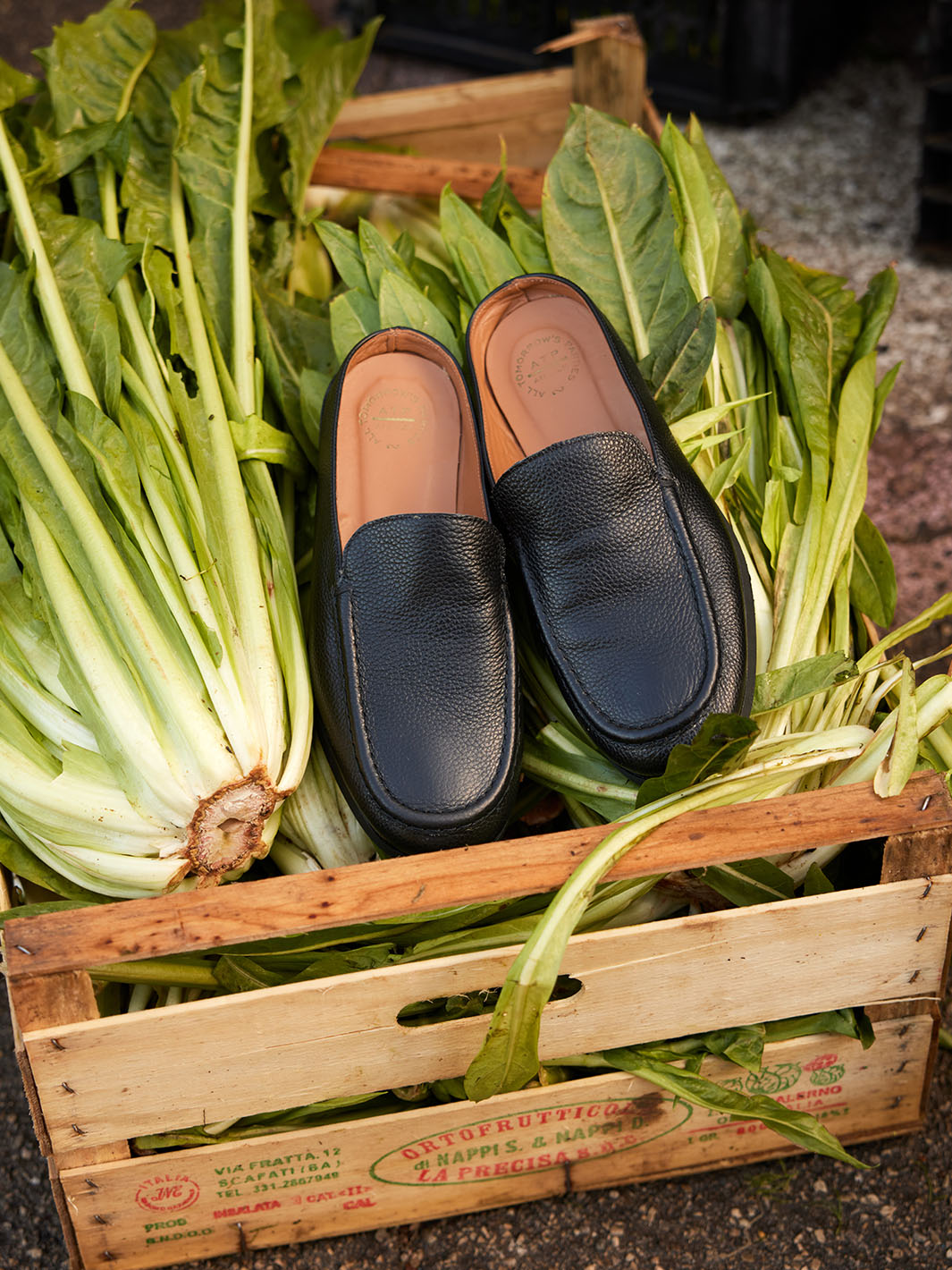 ATP ATELIER フラットシューズ オフホワイト Tenno Black Grained Leather Slip-ins | ATP Atelier | Official Site
