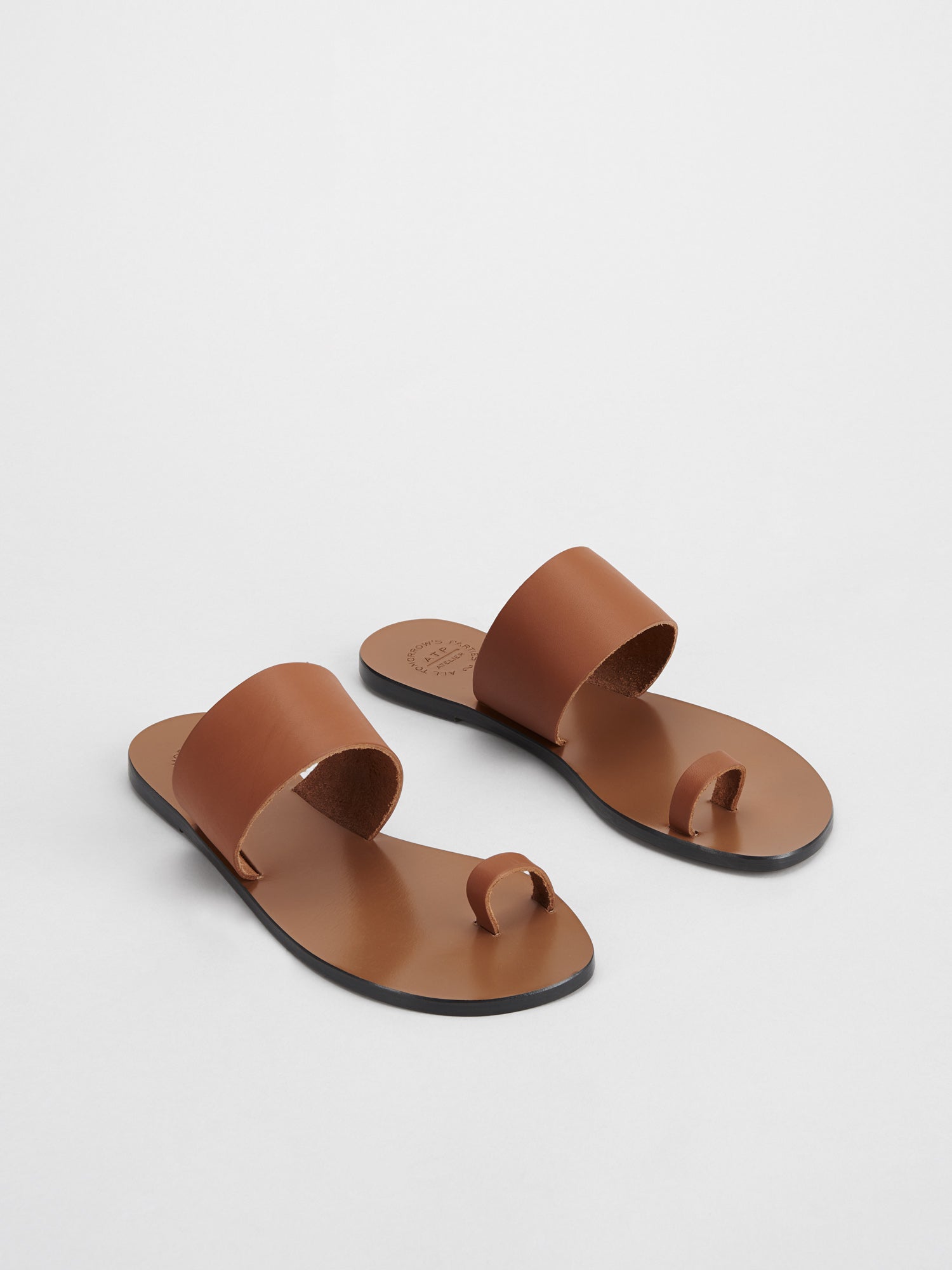 Astrid Brandy Leather Flat sandals