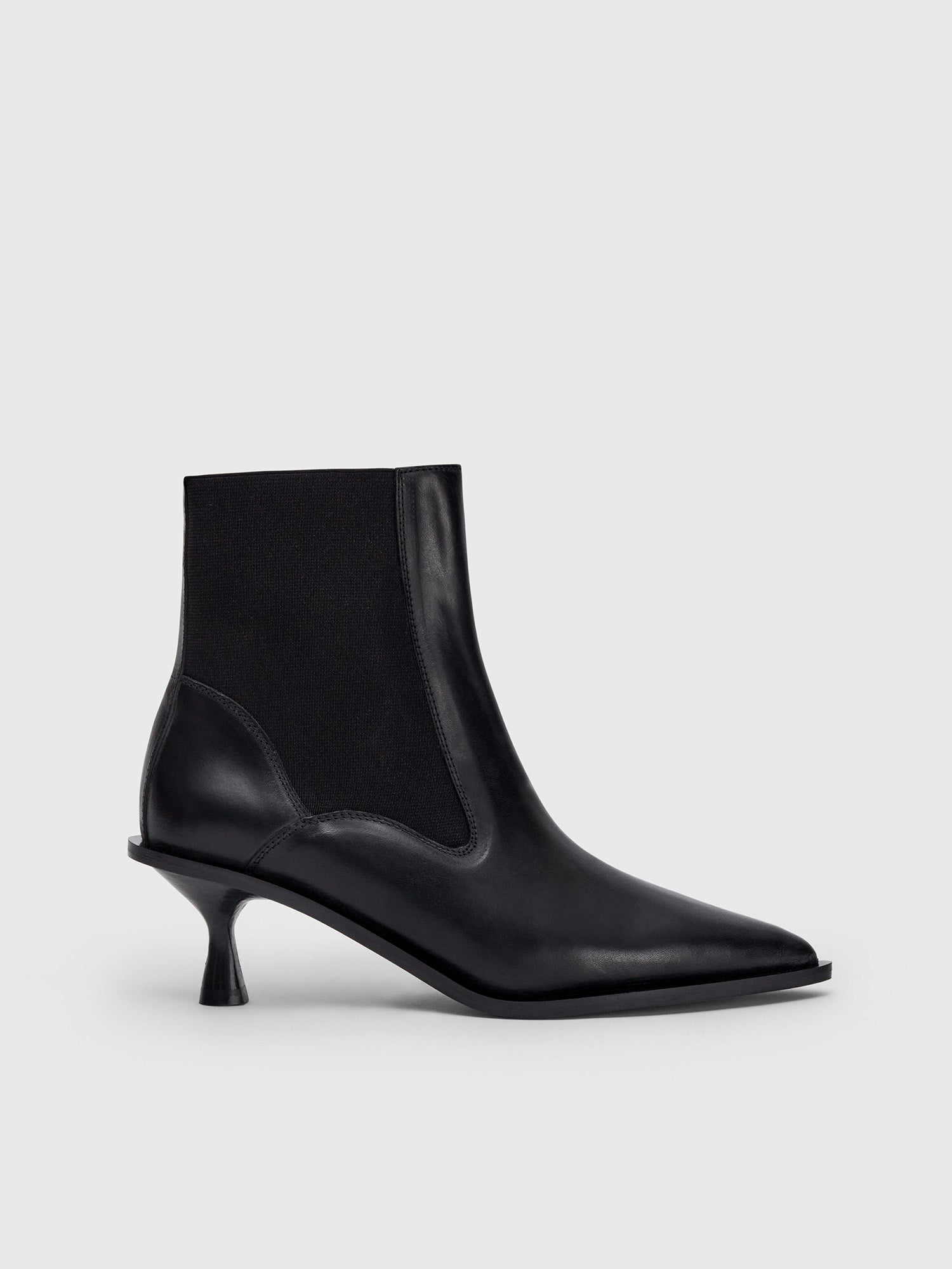 Trino Black Leather Ankle boots